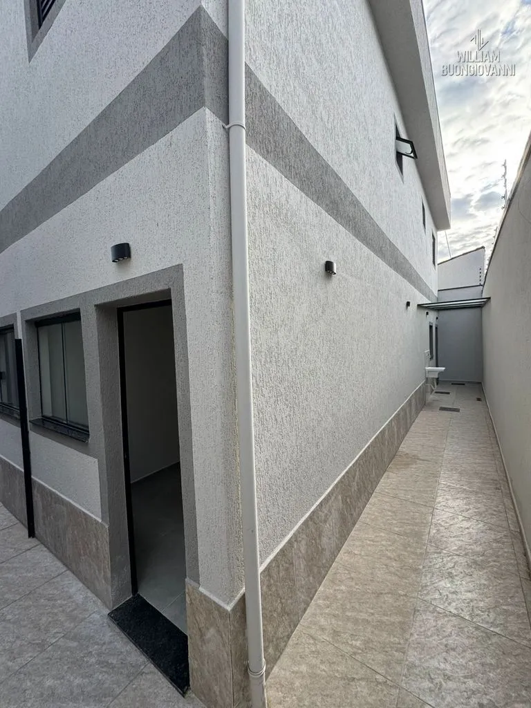 Imagem Casa Nova em Condomínio - 2 Suítes, 600m da Praia do Caiçara,