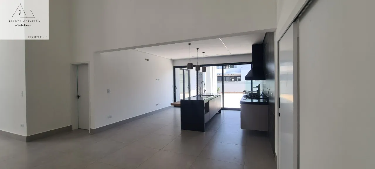 Imagem Oportunidade única! Casa em condomínio à venda em Salto-SP, Portal dos Bandeirantes. 3 quartos, 3 suítes, 2 salas, 4 banheiros, 4 vagas, 228m².