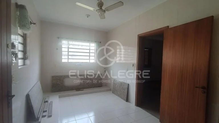 Imagem Sobrado + casa auxiliar em terreno de 1.864m² em Esteio
