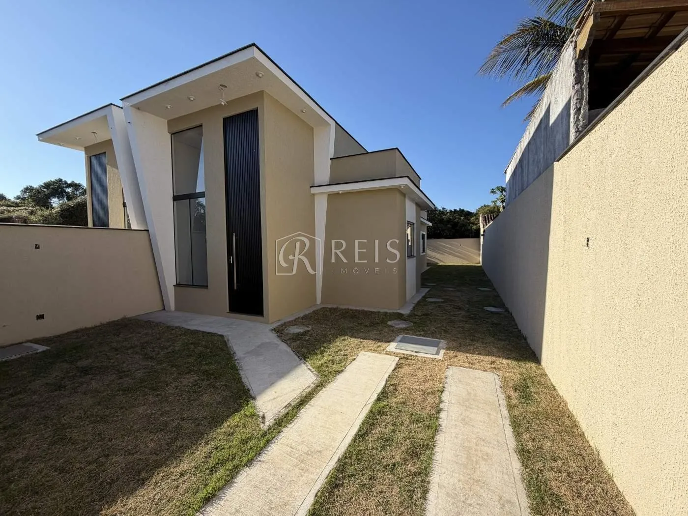 Imagem Casa para Venda em Rio das Ostras, Enseada das Gaivotas, 3 dormitórios, 1 suíte, 2 banheiros, 4 vagas