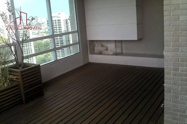 Imagem Lindo apartamento no Villaggio Panamby - 4 dorms - 260m² - 4Vagas