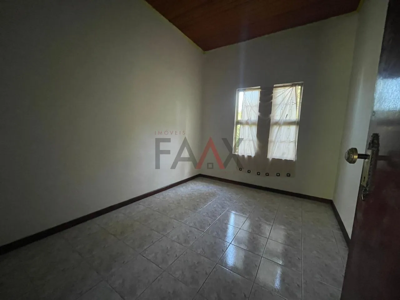 Imagem Oportunidade Única Casa com Barracão à Venda, CENTRO, GUARAPUAVA - PR