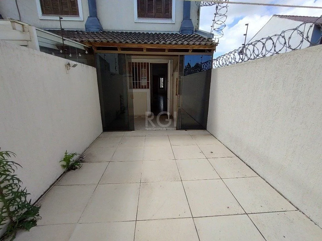 Imagem Casa para Venda - 84.2m², 3 dormitórios, sendo 3 suites, 1 vaga - Hípica