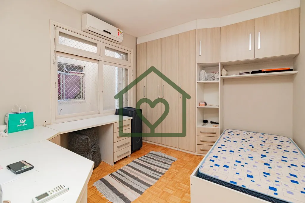 Imagem Apartamento de 3 dormitórios com dependência de empregada, com 89m² privativos, localizado no cha...