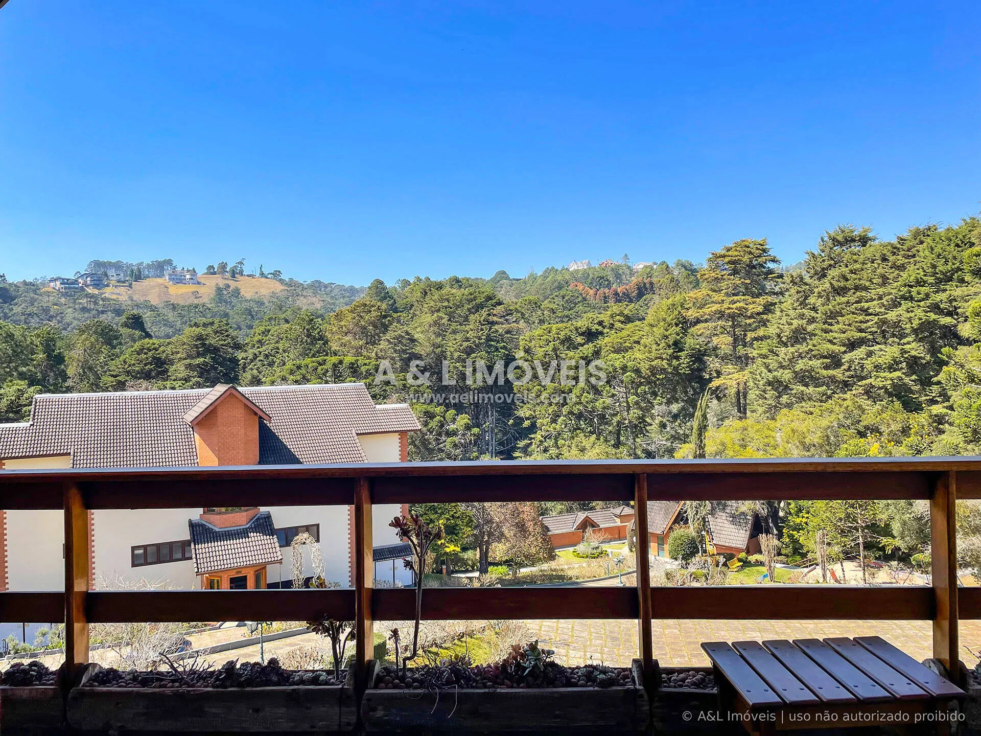 Imagem Apartamento Duplex em Campos do Jordão | 177,89 m² | 3 Suítes e Varanda