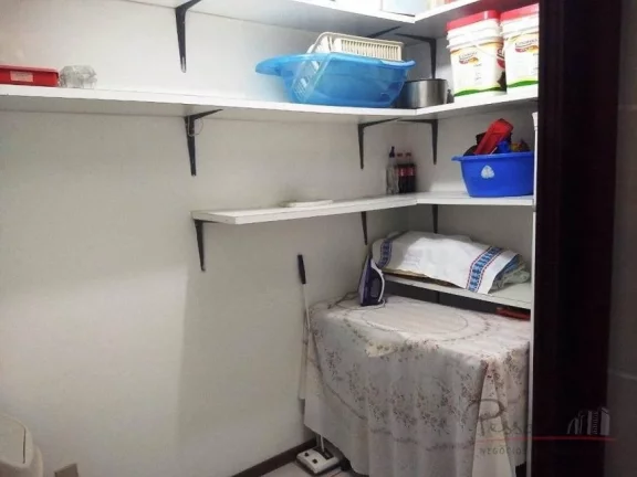 Imagem Cobertura com 4 dormitórios, sendo 1 suíte, sala de estar, água quente, ar condicionado, moveis p...