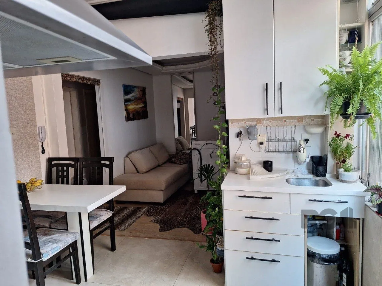 Imagem Apartamento de quatro dormitórios e uma vaga de garagem no bairro Bom Fim em Porto Alegre.