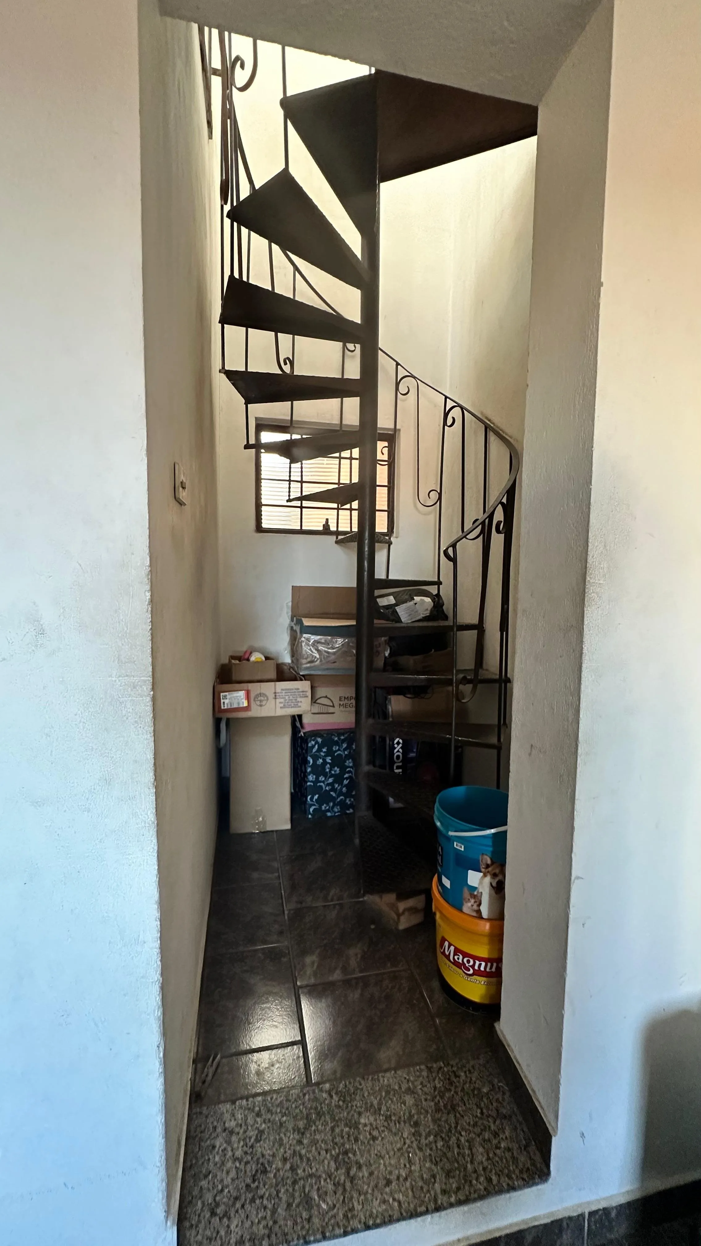 Imagem Espaçoso Sobrado de 3 Andares no Bairro São Conrado