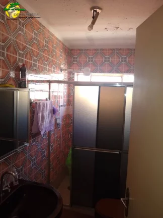 Imagem SOBRADO COM 230M² CONSTRUÍDO EM RUA BEM TRANQUILA
