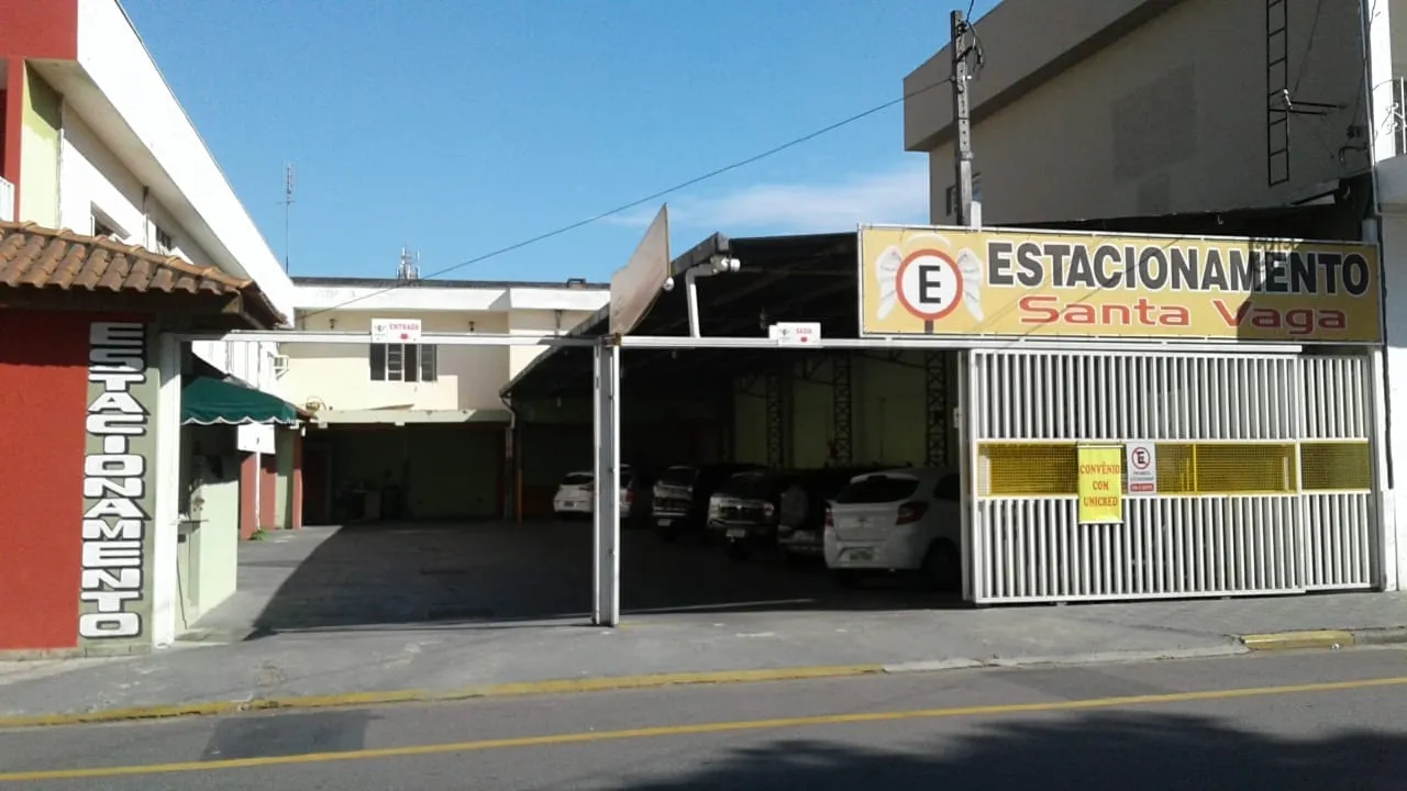 Imagem Comercial à venda 3 Quartos, 1 Suite, 10 Vagas, 664M², São Benedito, Pindamonhangaba - SP