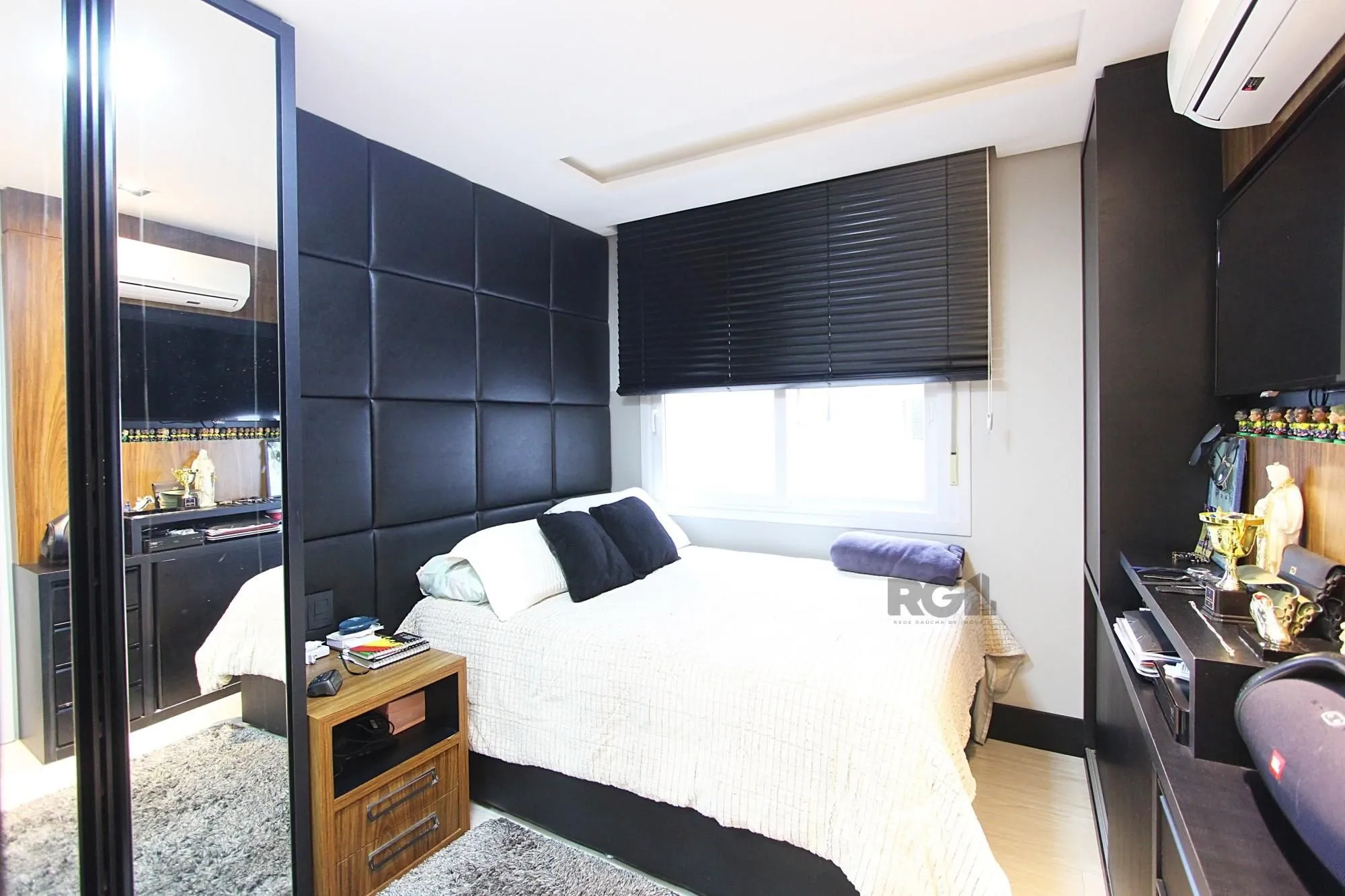 Imagem apartamento de 3 dormitórios, com 3 suítes no bairro Menino Deus