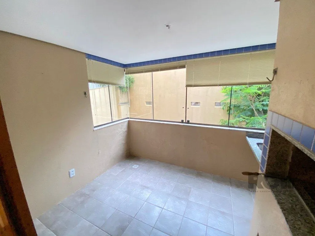 Imagem Amplo apartamento de 2 dormitórios no Petrópolis