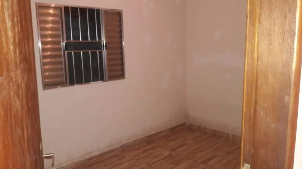 Imagem Casa a Venda em Jardim Ipanema com 2 Quartos e Garagem para 2 Carros