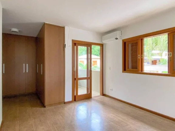 Imagem Casa com 3 dormitórios à venda, 290 m² por R$ 1.650.000,00 - Granja Viana -