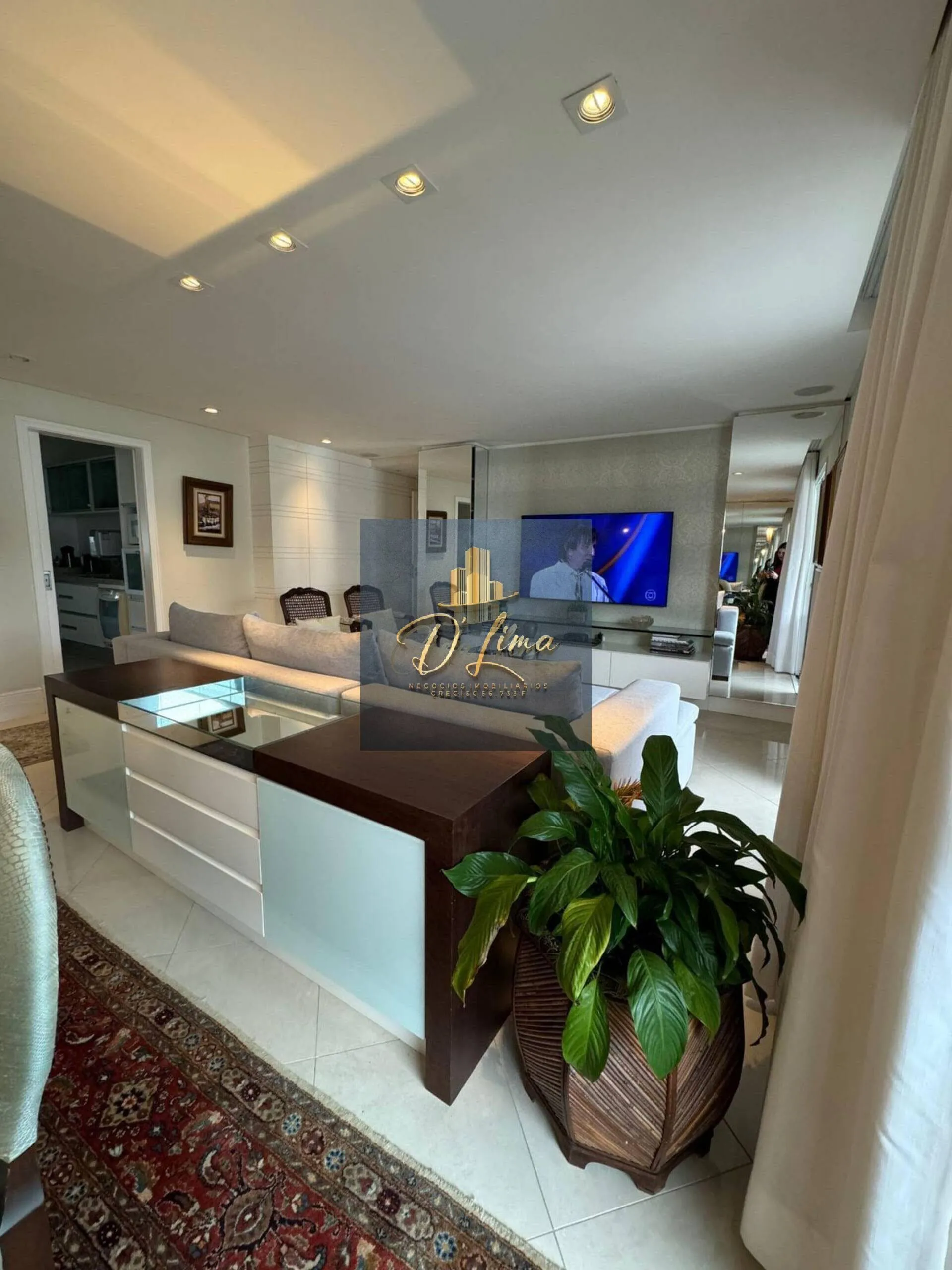 Imagem Vendo apartamento de Alto Padrão de 04 Dormitórios no bairro Centro - SC