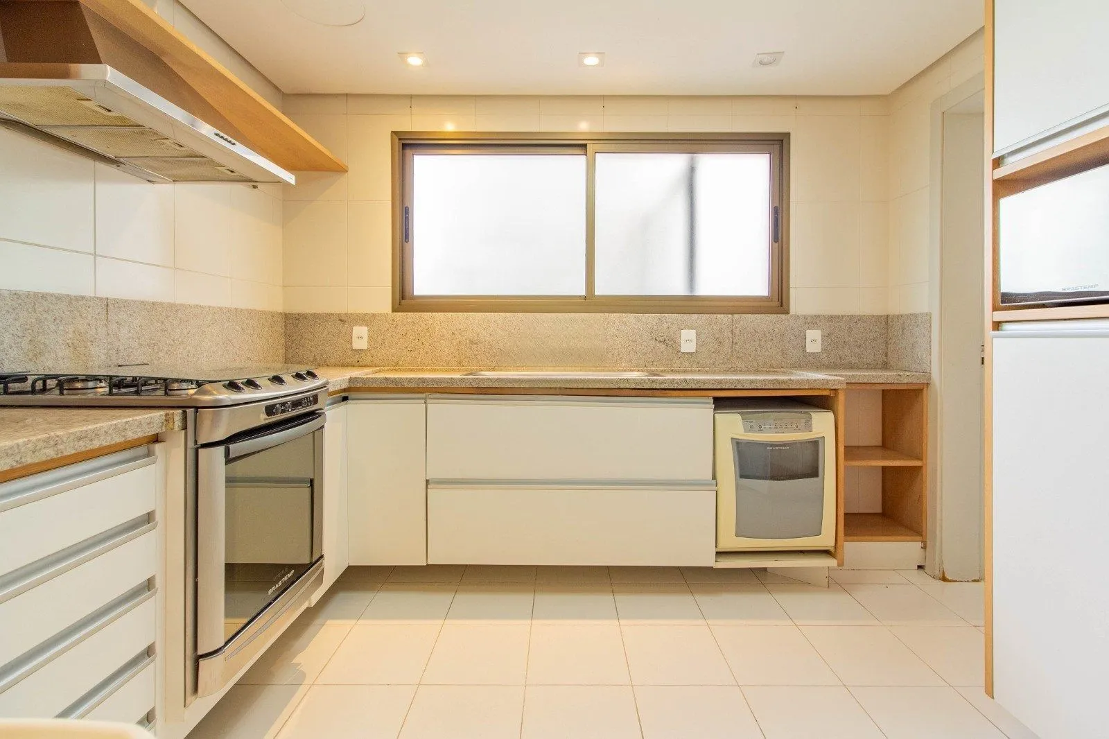 Imagem Apartamento Garden com 202m² e 3 dormitórios, 3 suítes, 3 vagas