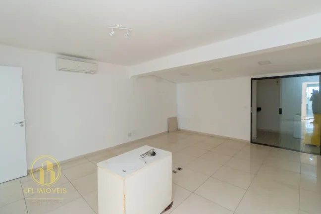 Imagem Casa comercial para venda, reformada e locada, no Brooklin