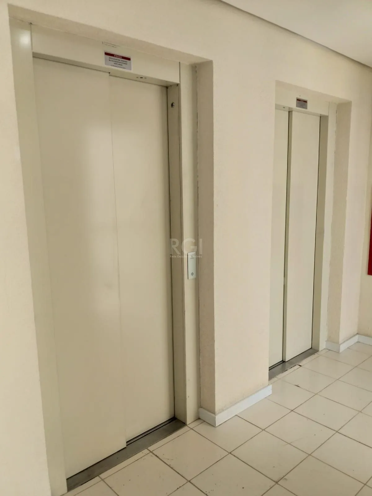 Imagem Cobertura para Venda - 134.45m², 3 dormitórios, sendo 1 suites, 2 vagas - Cavalhada