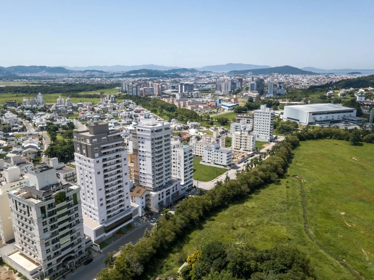 Imagem Apartamento amplo, novo, à Venda na Cidade Pedra Branca - Palhoça/SC