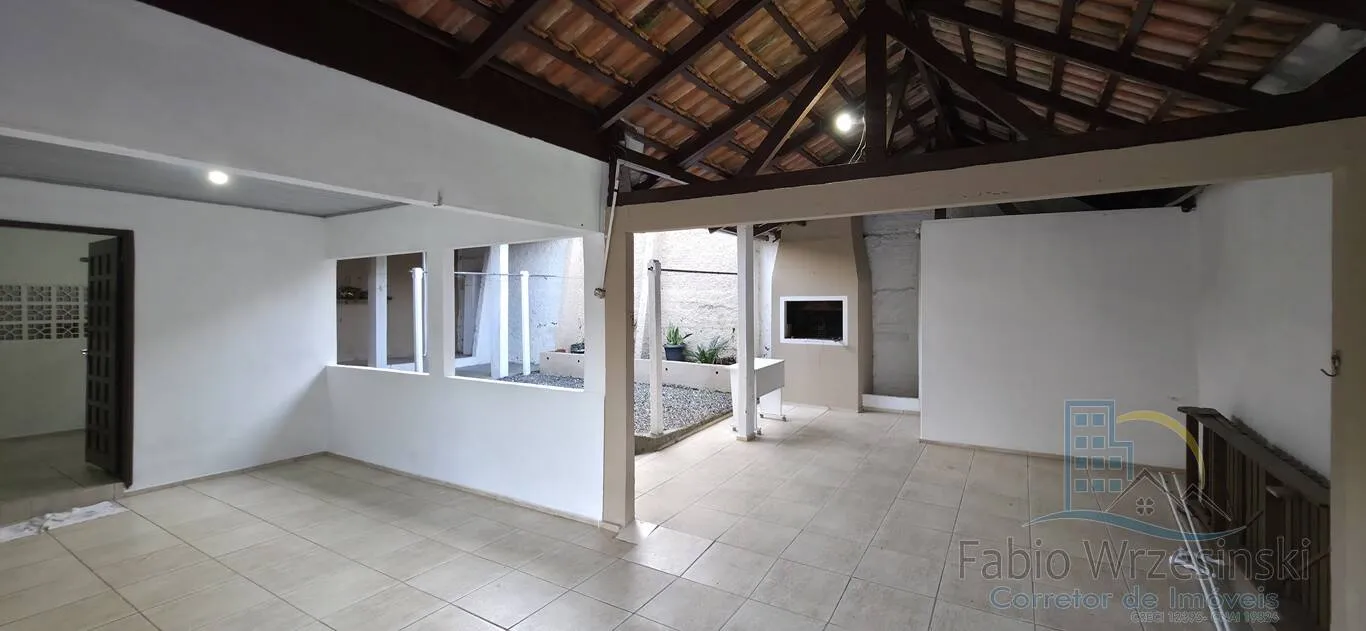 Imagem Casa Averbada à Venda no Bairro Itaum, 4 dormitórios