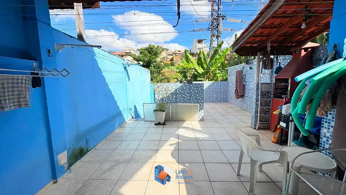Imagem Sobrado para venda em Parque Maria Domitila com 3 quartos, sendo 1 suíte, 200m²