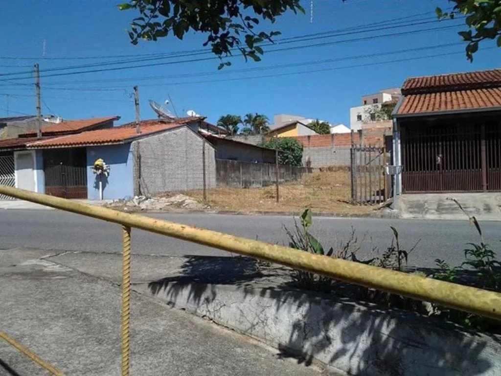 Imagem Terreno à venda 300M², Mombaça, Pindamonhangaba - SP