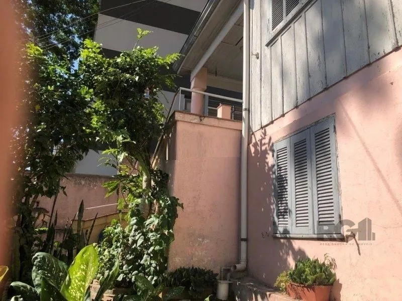 Imagem Terreno amplo com 8,80m²x63,50m² de área total, excelente localização no Bairro Petrópolis
