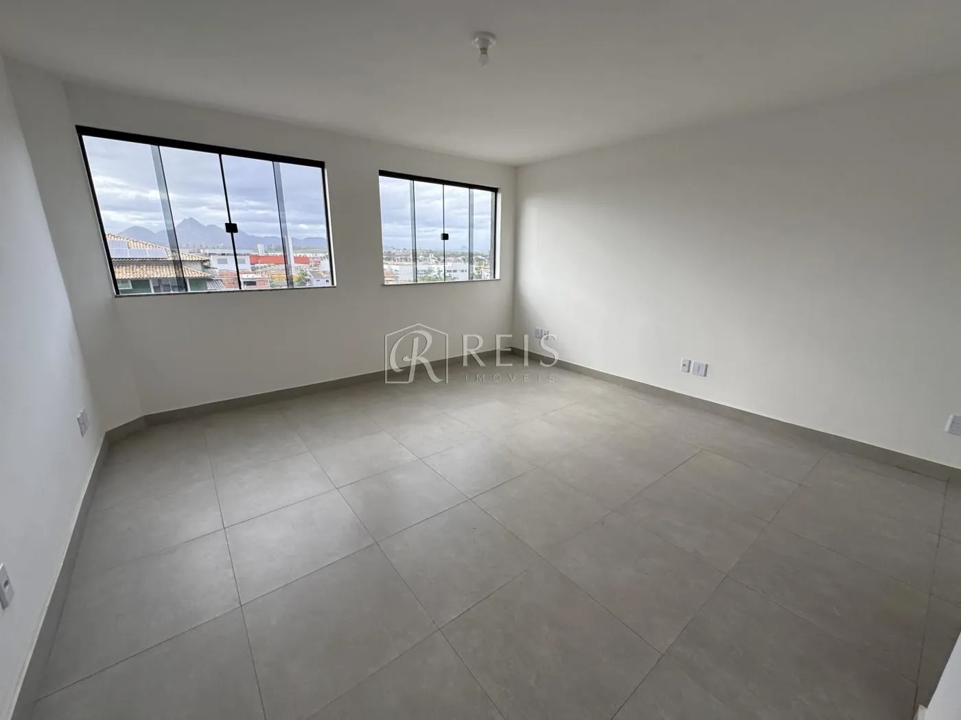 Imagem Sala Comercial para Locação em Rio das Ostras, Village Rio das Ostras, 1 banheiro