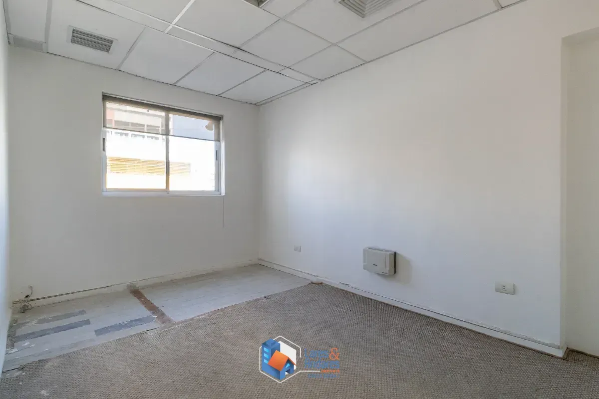 Imagem Casa comercial para venda em Água Branca, 300m²