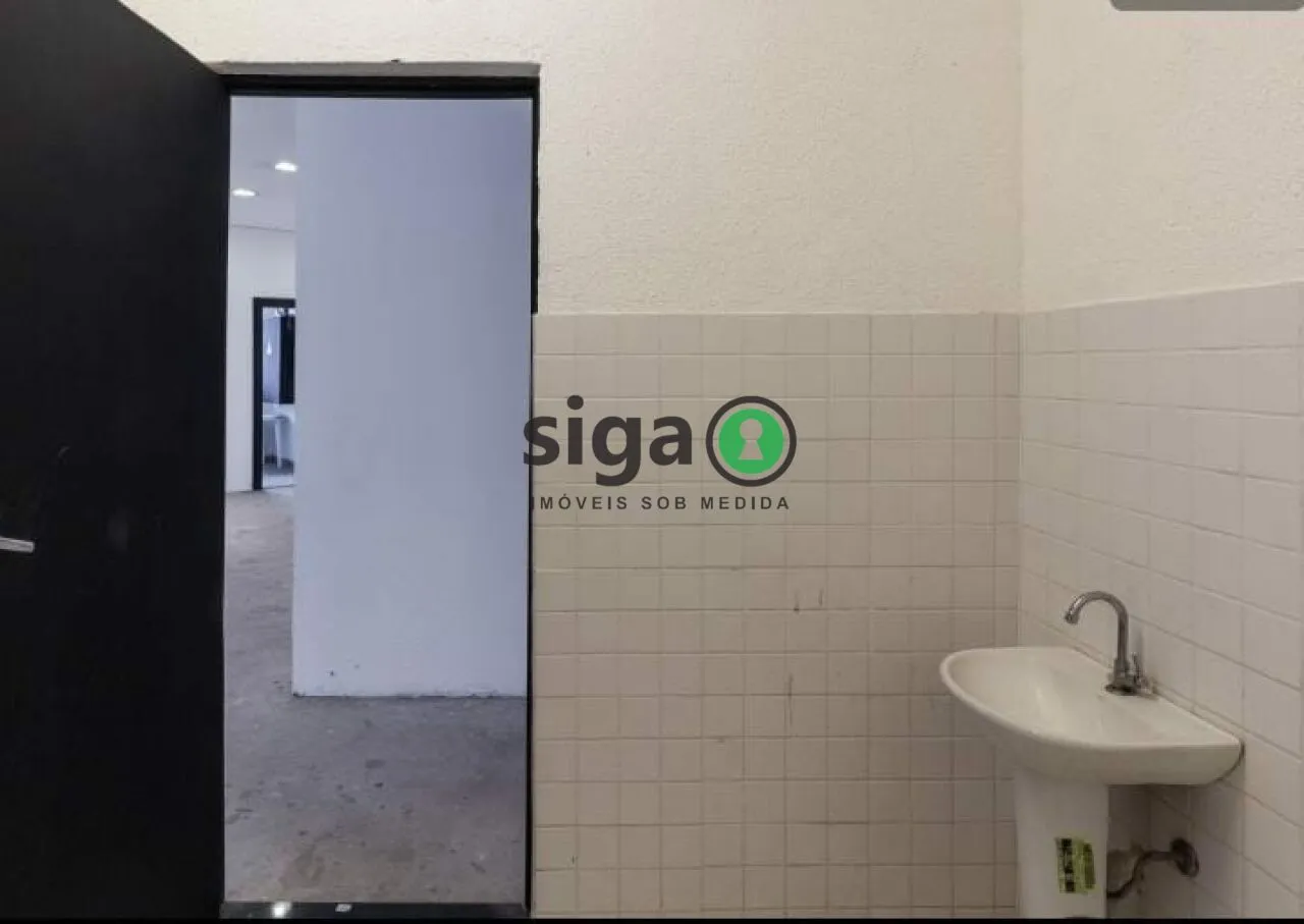Imagem Sala/Salão Comercial no Piso Superior Área total: 724,32 m²