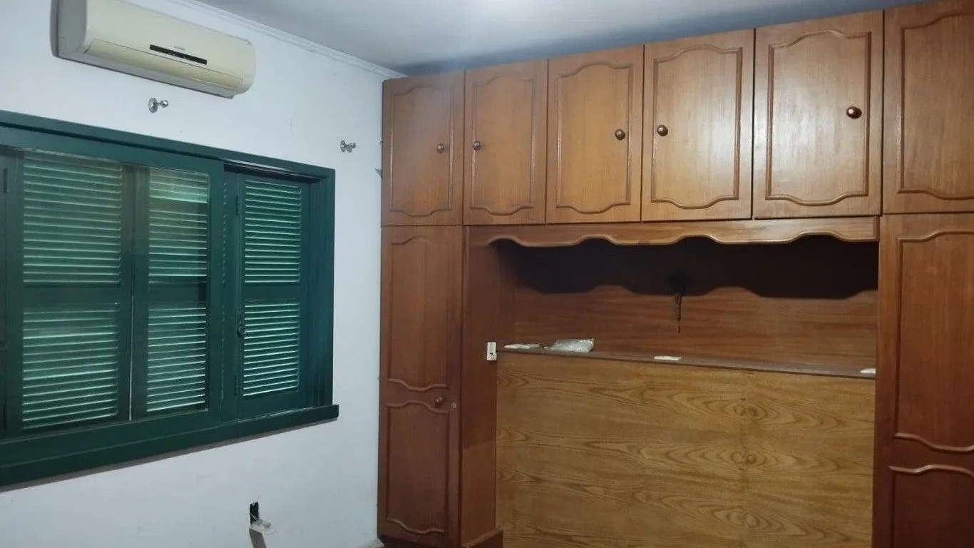 Imagem Casa com 4 quartos e 257m² à venda em Guarujá, Porto Alegre.