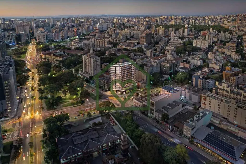 Imagem Perto do chão, o clima é de orla: vegetação abundante, lojas de rua e uma vida para descobrir a ...