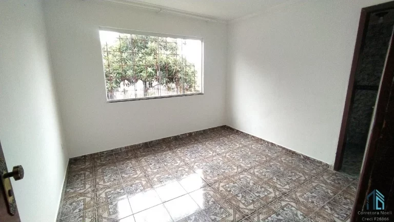 Imagem Casa a venda 03 quartos , 04 vagas no Bairro Alto em Curitiba PR