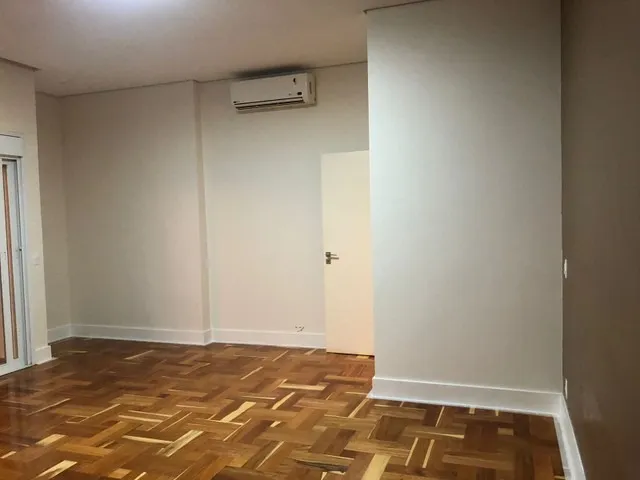 Imagem Magnífico sobrado, em estilo moderno, no Lago Azul Residencial e Golfe Clube com 550m².
