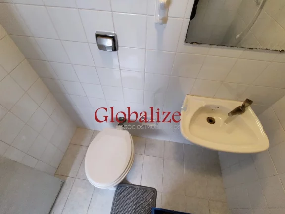 Imagem Lindo apartamento de 3 dormitórios com suíte e dependência de empregada completa no bairro da Ponta da Praia por R$.770.000,00 !