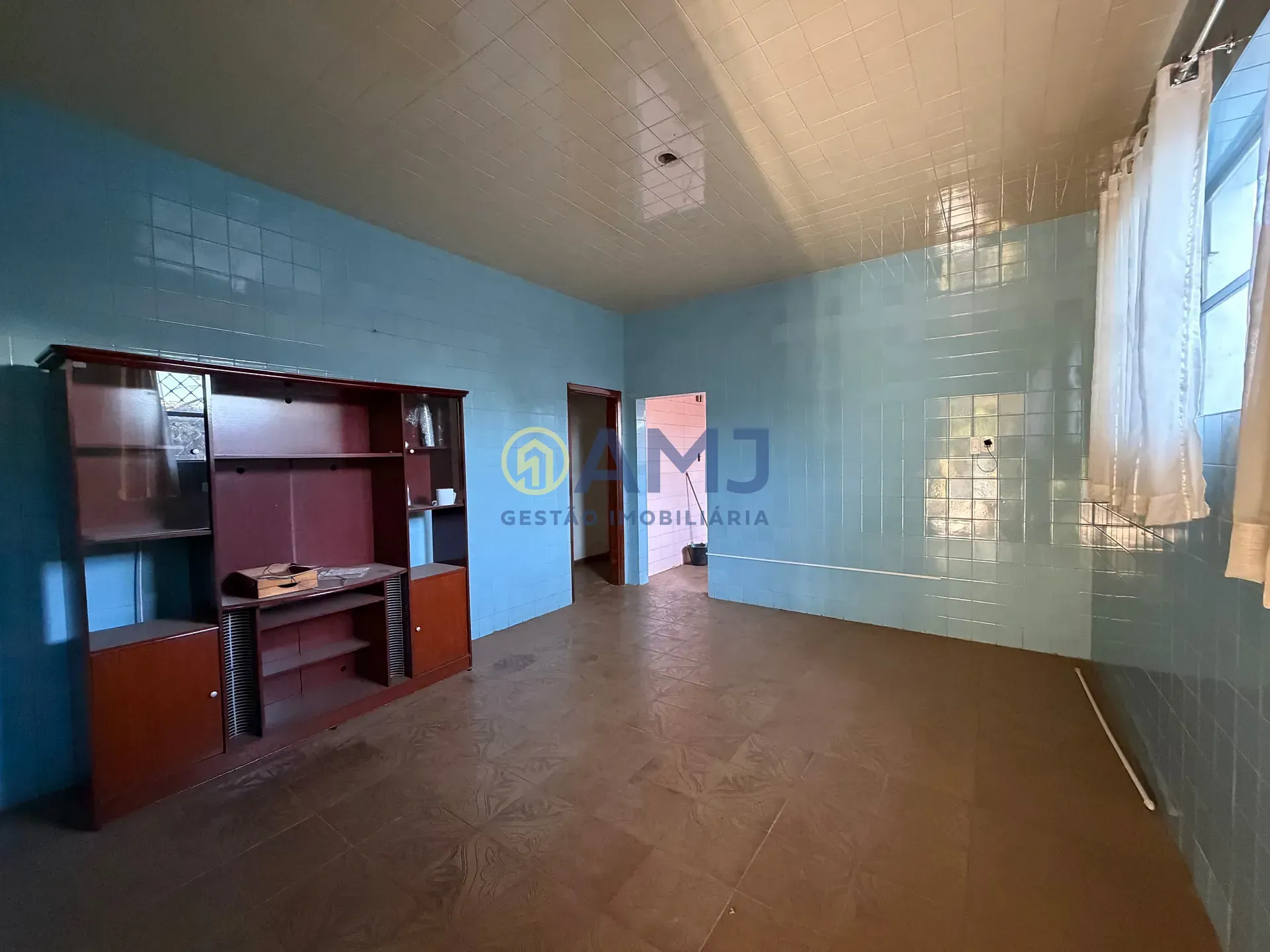 Imagem CASA À VENDA | AVENIDA COMERCIAL | SETOR OESTE / SETOR COIMBRA | GOIÂNIA