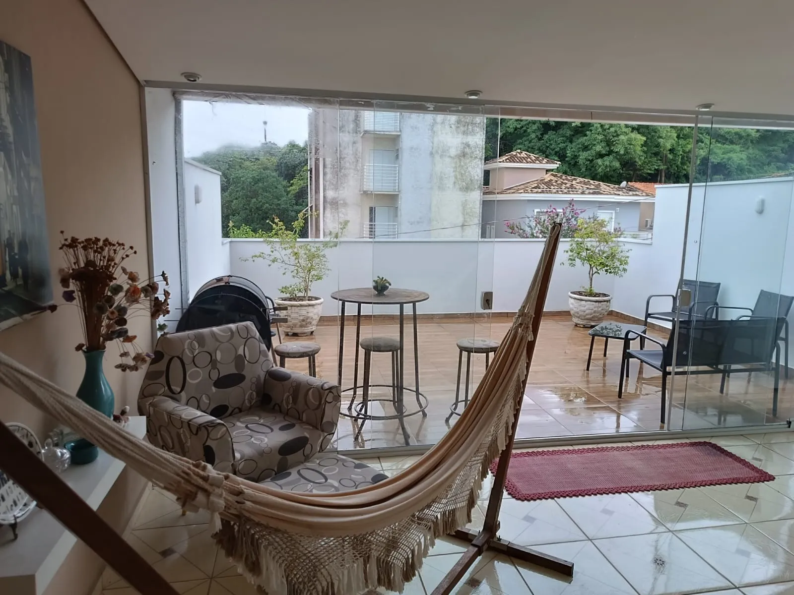 Imagem Sobrado de 3 Dormitórios à Venda no Jardim Karolyne, Votorantim - 280 m²