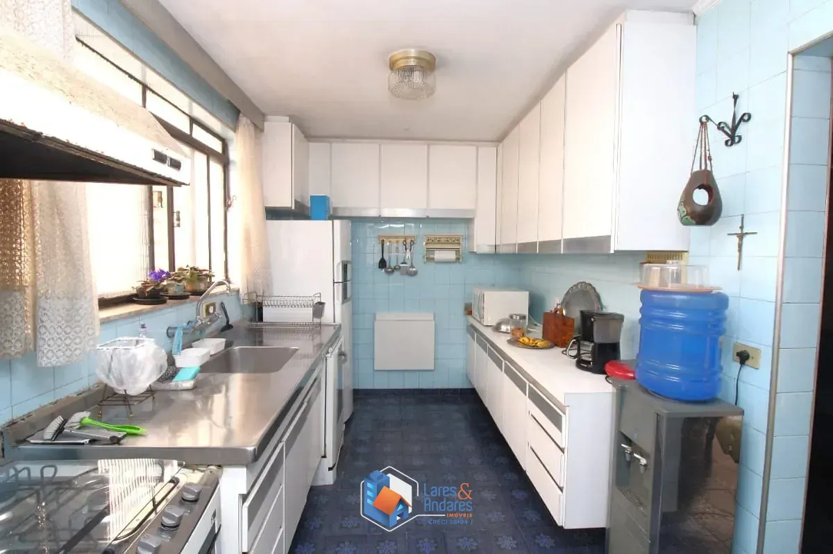 Imagem Sobrado para venda em Jardim da Glória com 4 quartos, sendo 2 suítes, 350m²