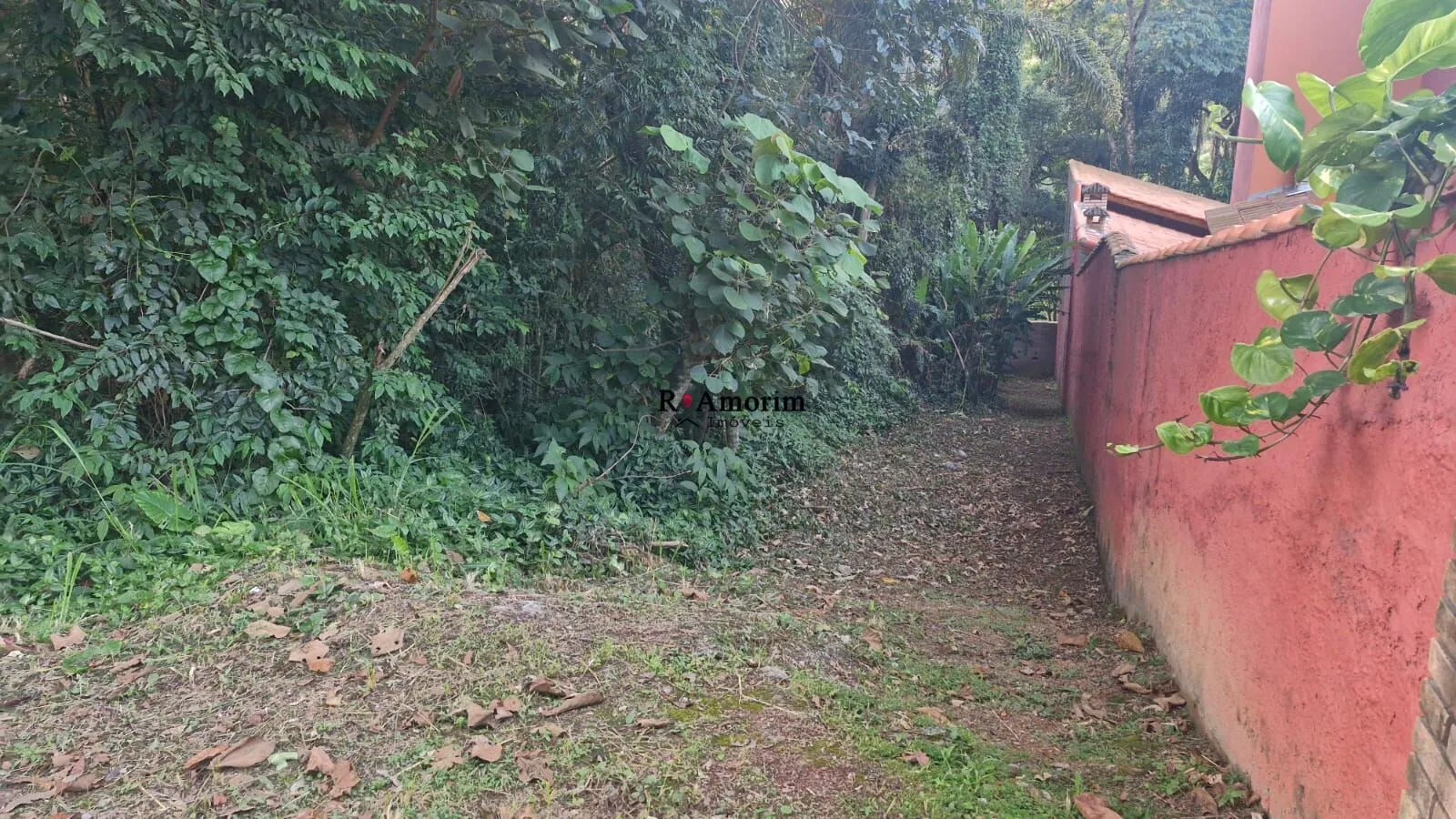 Imagem São Fernando Residência - Terreno plano a venda com 510 metros em Barueri/SP, dentro de condominio fechado
