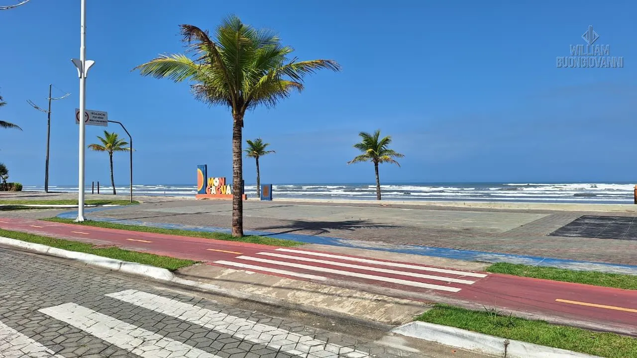 Imagem Sobrado 4 dormitórios com piscina em Mongaguá
