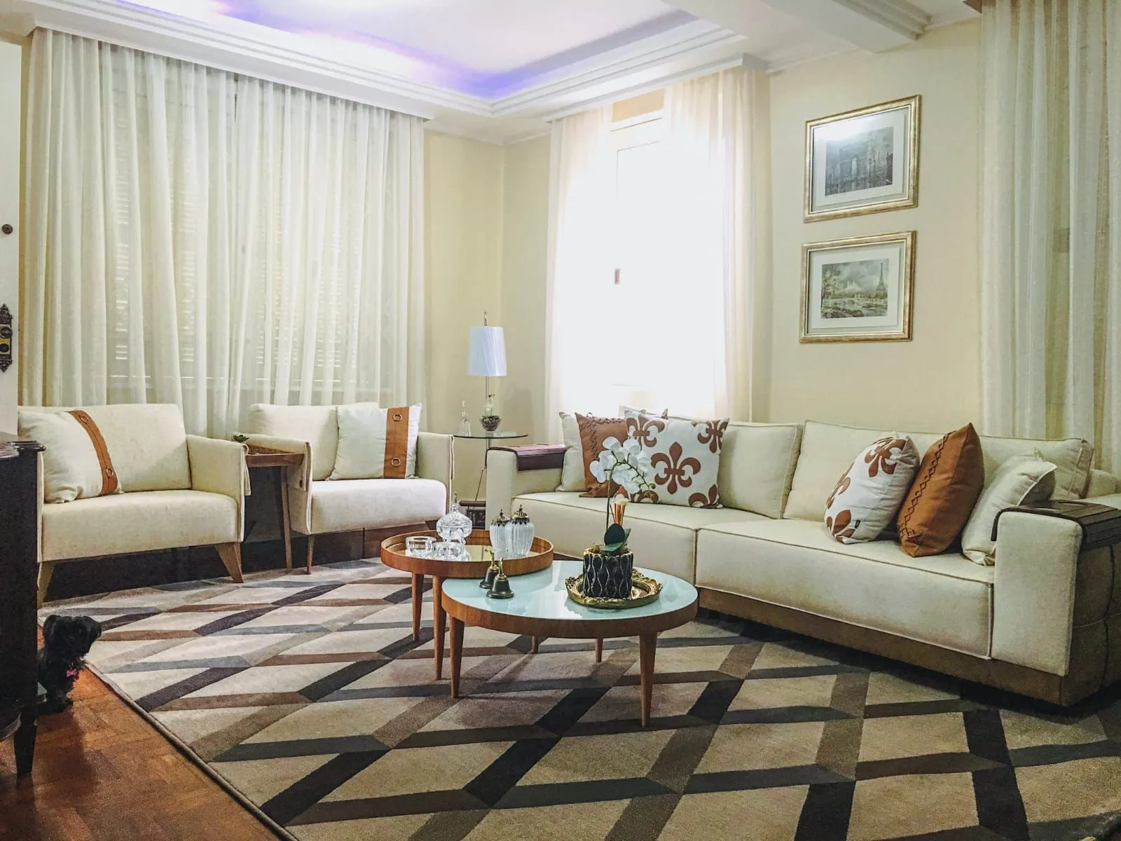 Imagem CASA RESIDENCIAL, REPAGINADA POR ARQUITETO COM MUITA ELEGÂNCIA E CONFORTO!