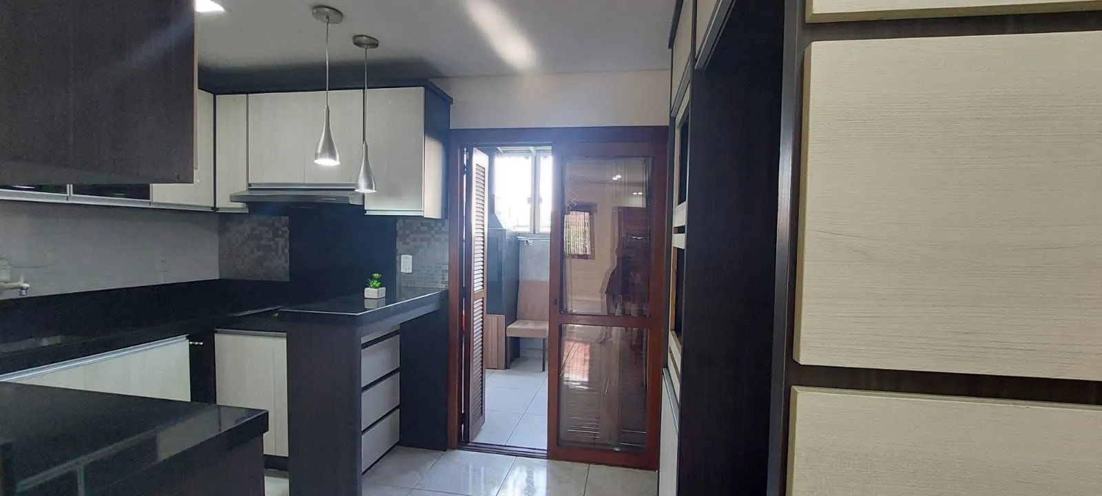 Imagem Boletto Imóveis vende casa em Canoas , 2 dormitórios, 1 banheiro, 1 lavabo, garagem para 2 carros, com móveis fixos em MDF, em fino acabamento.