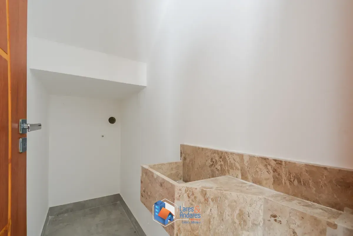 Imagem Sobrado para venda em Vila Gumercindo com 3 quartos, sendo 1 suíte, 180m²
