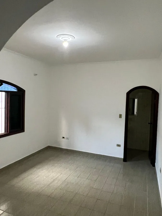 Imagem Casa para Venda em Praia Grande, Aviação, 4 dormitórios, 2 suítes, 2 banheiros, 4 vagas