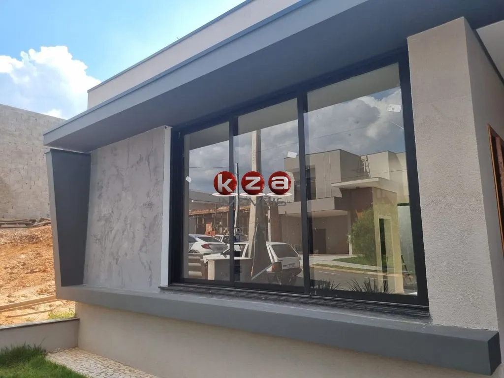Foto do imóvel Imperdível oportunidade: Casa com piscina em condomínio à venda em Valinhos-SP, 3 suítes, 2 salas, 5 banheiros, 4 vagas, 185m².
