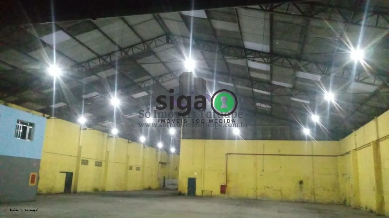 Foto do imóvel Galpão Industrial Retrofit na Penha 1.800m² Pé Direito 12m ZC Venda ou Locação