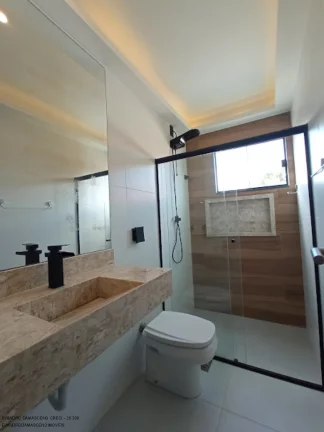 Imagem Casa de Luxo em Condomínio - 5 Quartos, 5 Suítes, 3 Salas, 3 Banheiros, 5 Vagas de Garagem - Camaçari-BA (Catu de Abrantes)