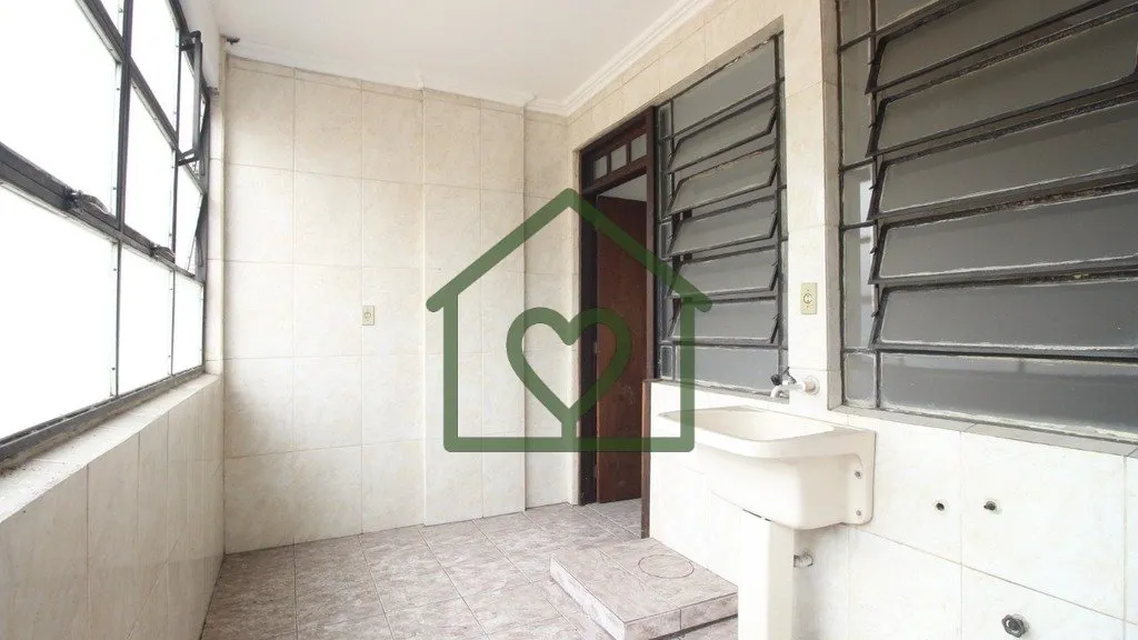 Imagem Apartamento amplo e no bairro Rio Branco, uma das regiões mais valorizadas de Porto Alegre. Com 135...