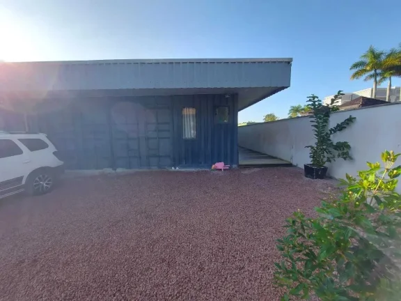 Imagem Casa container com 3 dormitórios sendo 1 suíte e 4 vagas Estaleirinho em Balneário Camboriú/SC
