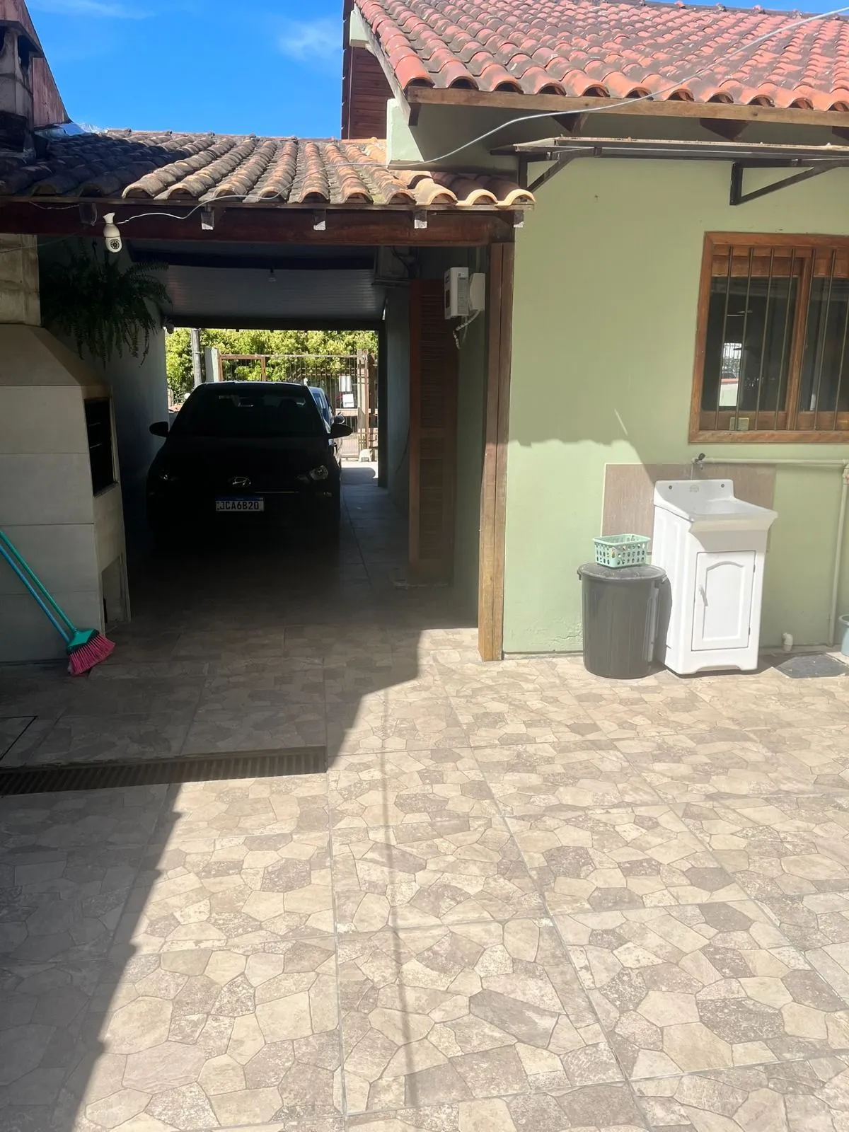 Imagem Casa 3 dormitorios com amplo patio